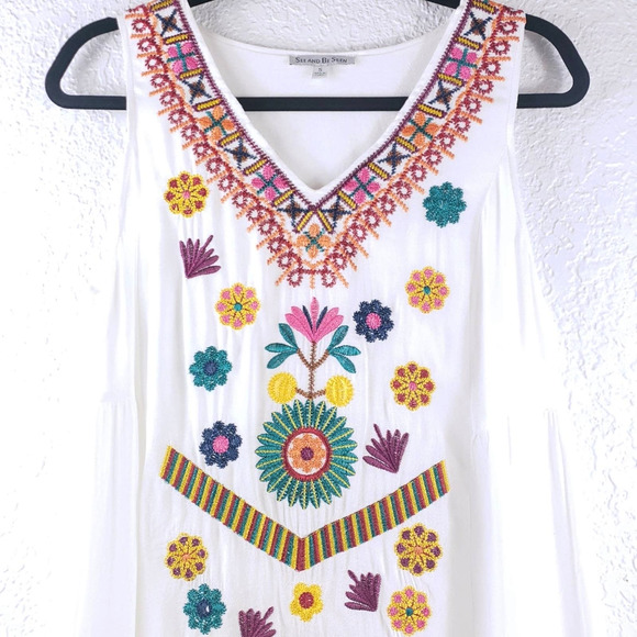 SEEN AND BE SEEN Floral Embroidered Dress Sz S - Picture 2 of 10